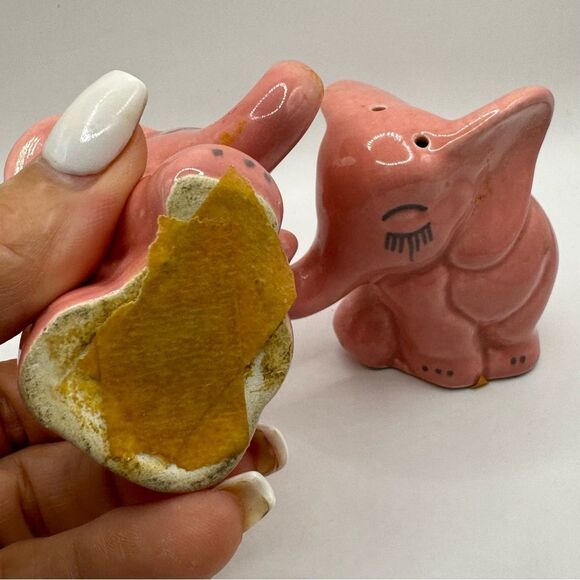 Vtg 1950’s Japan Pottery PINK ELEPHANT Trunk Up Good Luck Salt & Pepper Shakers - Picture 4 of 7